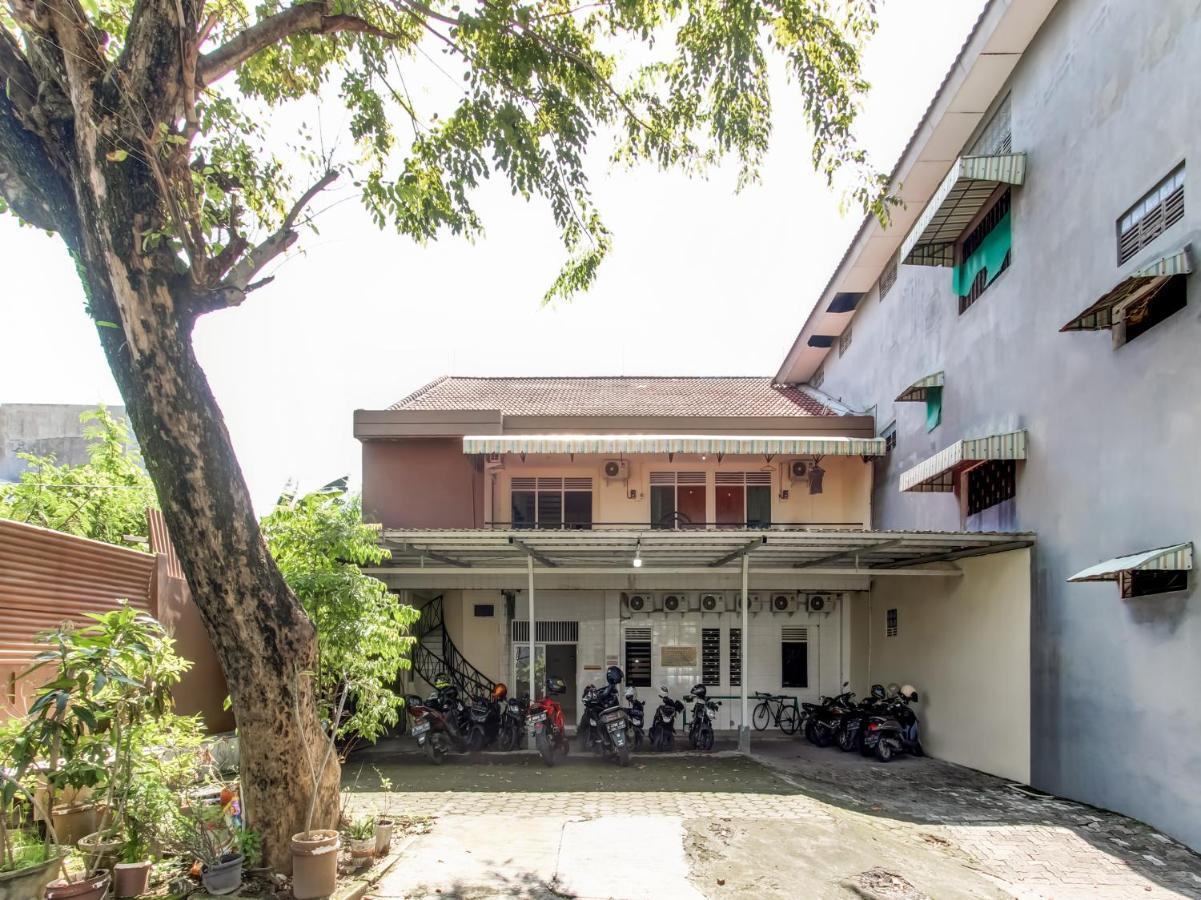 Oyo Life 91374 Asia Stay Semarang Syariah Extérieur photo