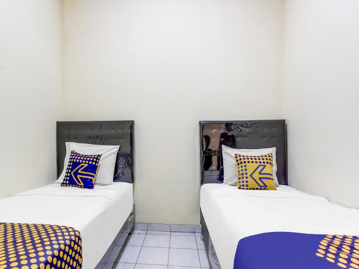 Oyo Life 91374 Asia Stay Semarang Syariah Extérieur photo