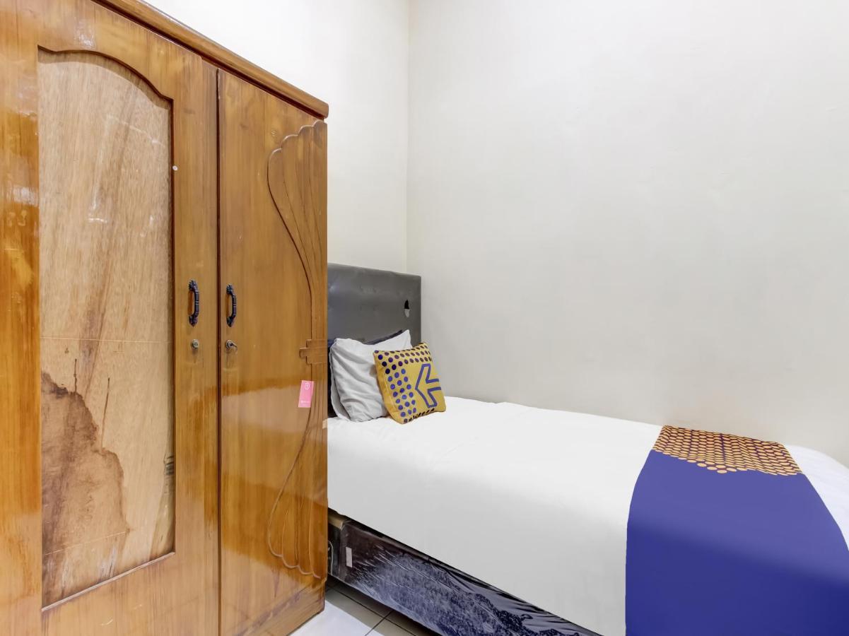 Oyo Life 91374 Asia Stay Semarang Syariah Extérieur photo