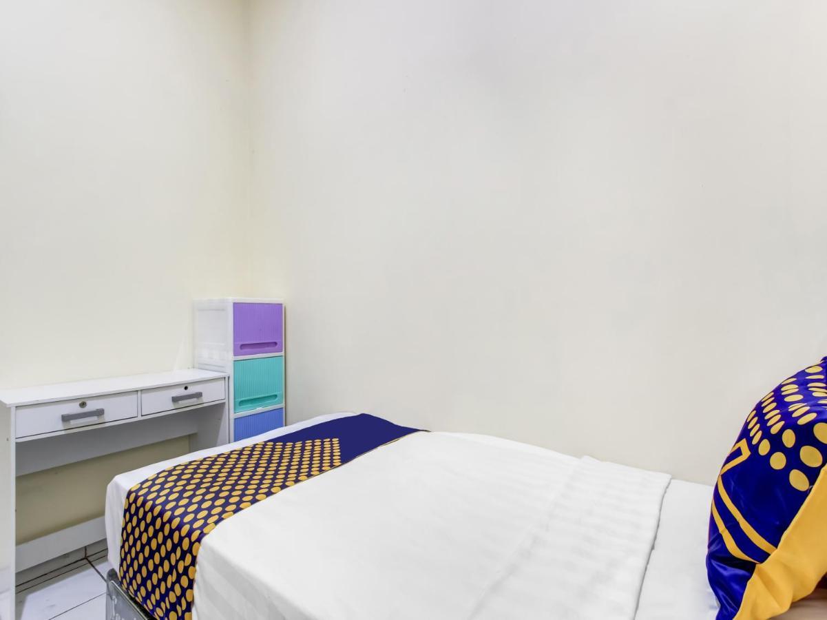 Oyo Life 91374 Asia Stay Semarang Syariah Extérieur photo