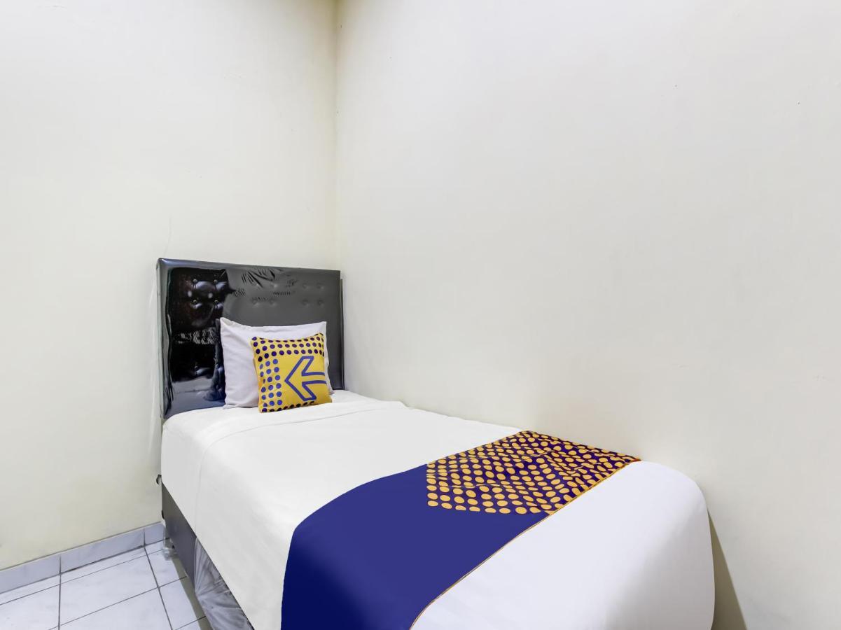 Oyo Life 91374 Asia Stay Semarang Syariah Extérieur photo