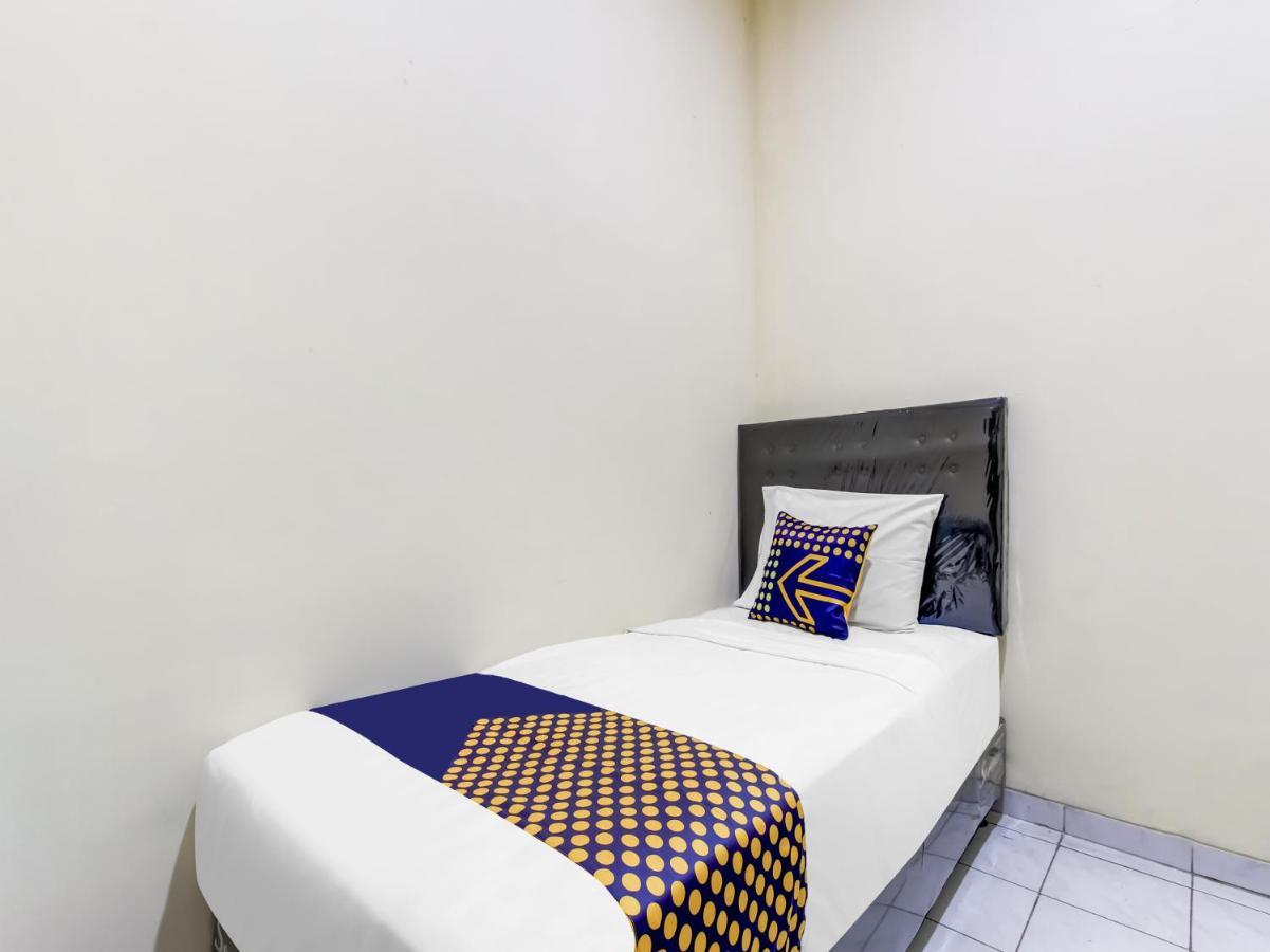 Oyo Life 91374 Asia Stay Semarang Syariah Extérieur photo