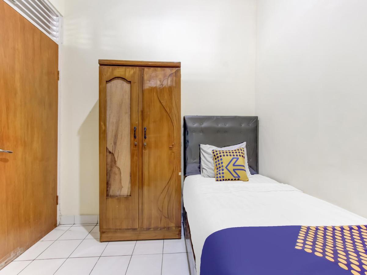 Oyo Life 91374 Asia Stay Semarang Syariah Extérieur photo